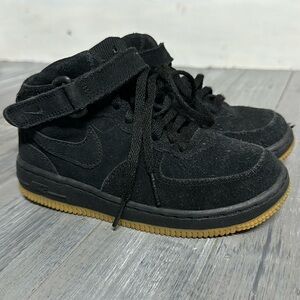 Boys Nike shoe size 11